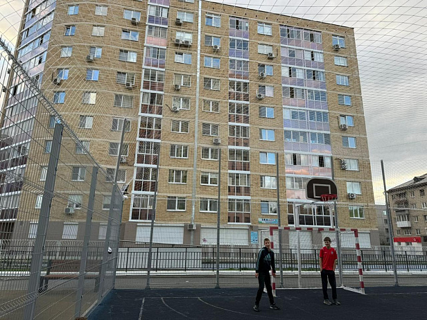 Установка заградительной сетки для ЖК Столица г. Екатеринбург ул. Д.Зверева 17а
